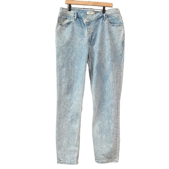 ABERCROMBIE & Fitch Jeans The 90's Straight Ultra High Rise Size 33/16L Long - Picture 1 of 16